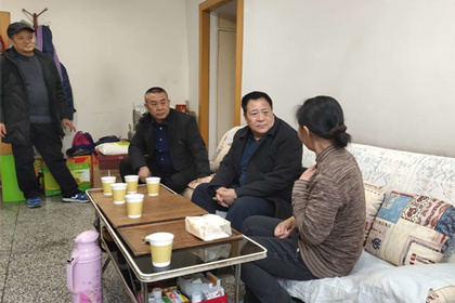 【“四進(jìn)萬家系列活動”】集團(tuán)開展“進(jìn)萬家門、訪萬家情、解萬家難、暖萬家心”活動